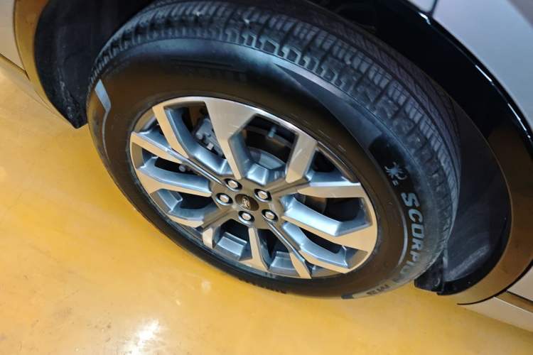 Used Ford Edge 2023 Ford Explorer L 2.0T EcoBoost Four-Wheel Drive 7-Seater Supreme Model
