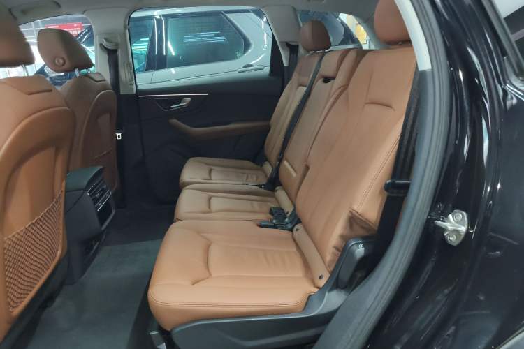 Used Audi Q7 2020 55 TFSI quattro S line sports model