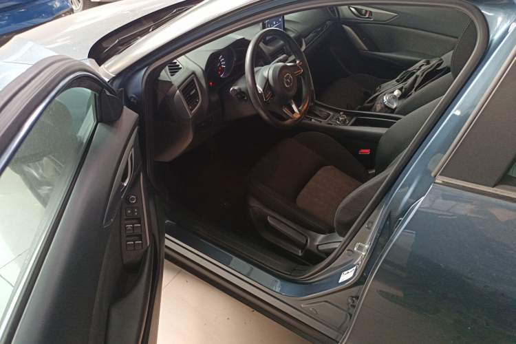 Used Mazda CX-4 2018 2.0L Automatic Two-Wheel Drive Blue Sky Exploration Version China V Standard
