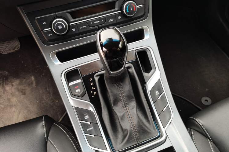 Used Geely Auto Emgrand 2019 Leading Edition 1.5L CVT Luxury Model China VI Standard