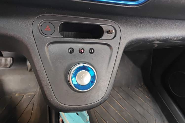 Used ORA White Cat 2022 Upgraded Model 305km Range Luxury Version Lithium-Ion Battery
