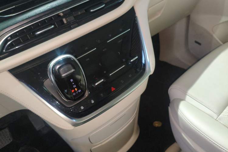 Used Buick GL8 2020 Avenir Avia Six-Seat Deluxe Edition
