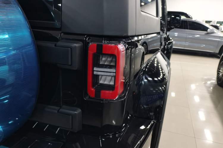 Used  BJ40 2020 2.0T Automatic Four-Wheel Drive Urban Hunter Edition Chivalrous Type
