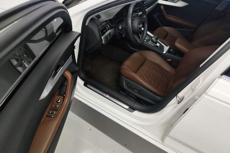 Used Audi A4L 2019 40 TFSI Fashion Version China V
