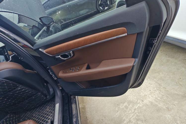 Used Volvo S90 2021 B5 Zhiyi Luxury Edition
