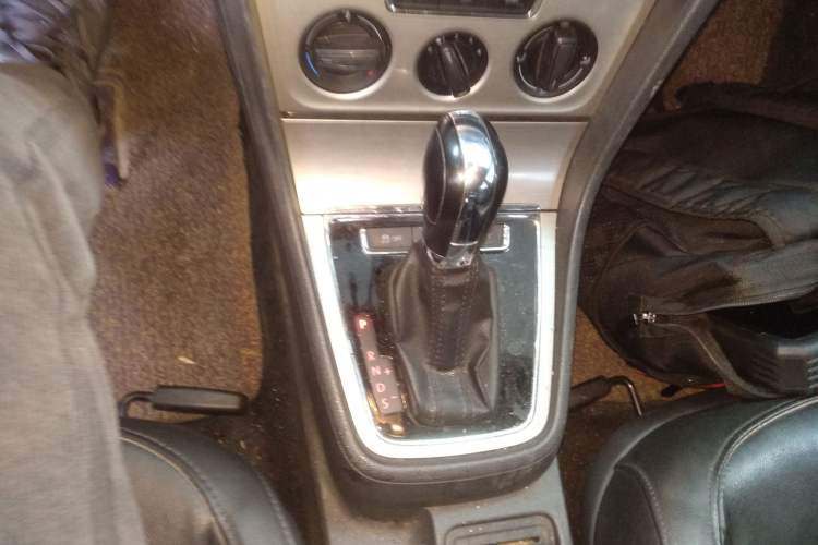 Used Volkswagen Lavida 2013 Restyled Classic 1.6L Automatic Comfort Edition