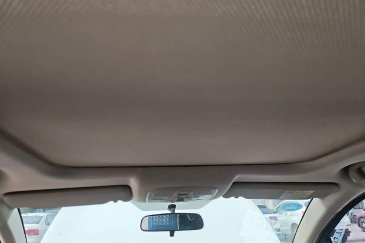 Used Suzuki S-Cross 2015 1.6L CVT Two-Wheel Drive Elite Version
