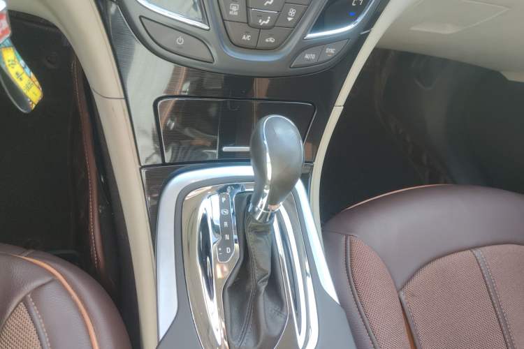 Used Buick Regal 2015 2.0L Leading Fashion Edition
