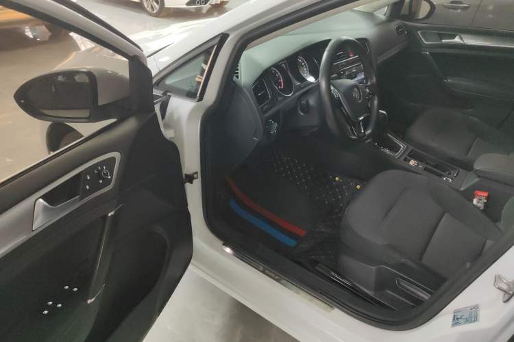 Used Volkswagen Golf 2018 1.6L Automatic Comfort Model
