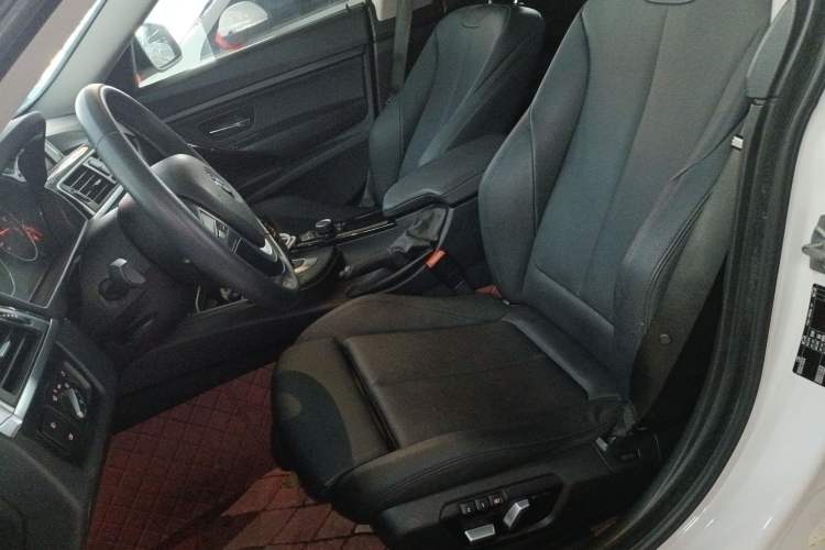 Used BMW 3 Series GT 2018 320i Sport Edition