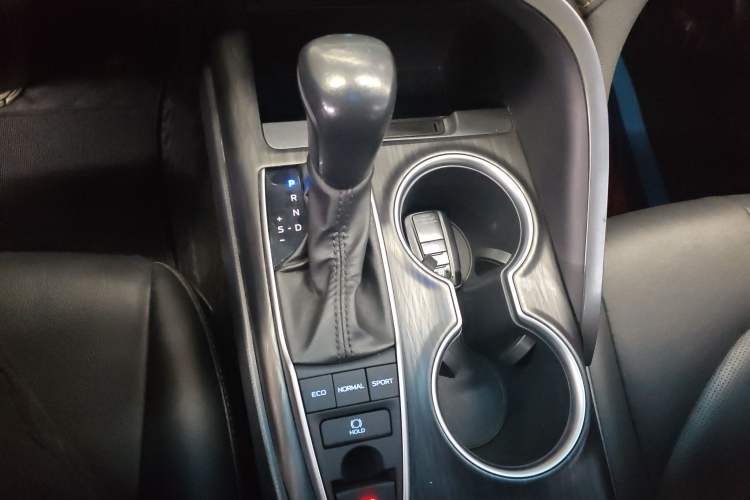 Used Toyota Camry 2021 2.5G Luxury Edition
