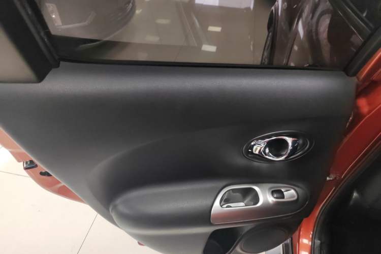 Used Infiniti ESQ 2014 1.6L Spontaneous Edition
