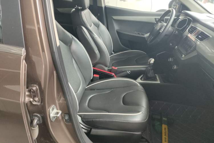 Used  Refine S2 2015 1.5L Manual Luxury Smart Model
