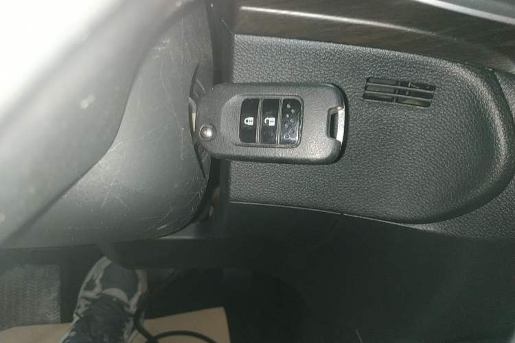 Used Honda Jade 2013 1.8L automatic Comfort version 5 seats
