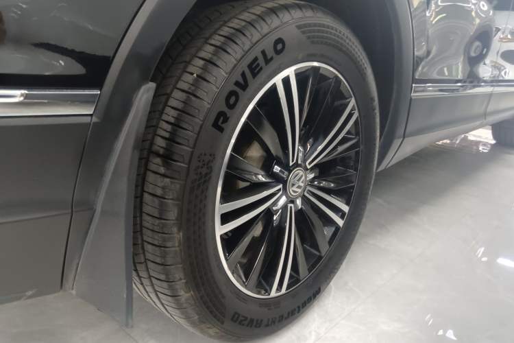 Used Volkswagen Tiguan L 2019 Revised Version 280TSI Automatic Two-Wheel Drive Panoramic Comfort Edition China VI Standard