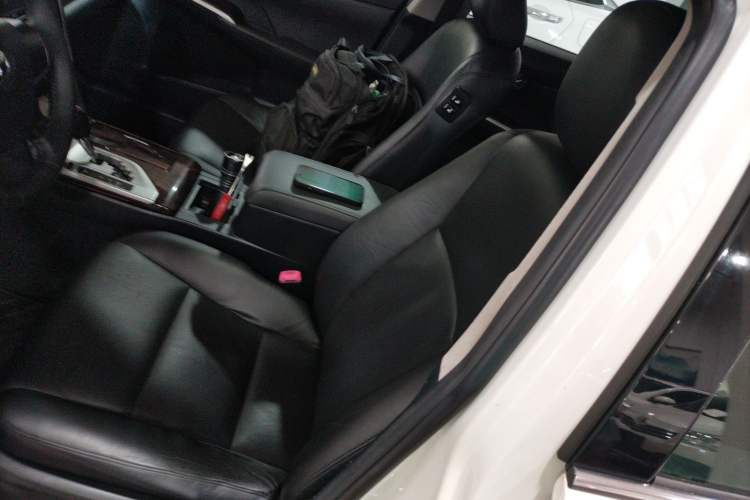 Used Toyota Camry 2015 2.0G Premier Edition
