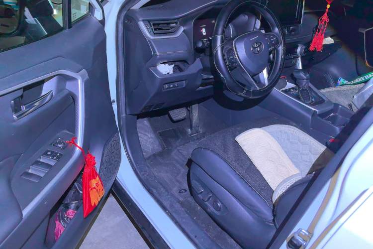 Used Toyota RAV4 2020 2.0L CVT Two-Wheel Drive Fashion Edition
