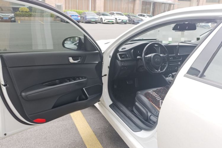 Used Kia K5 2016 1.6T Automatic LUX
