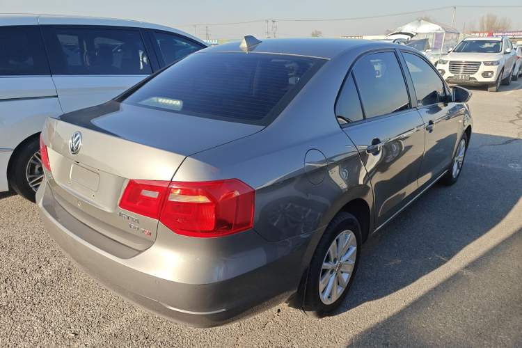 Used Volkswagen Jetta 2015 Zhuihui Edition 1.6L Manual Comfort Model