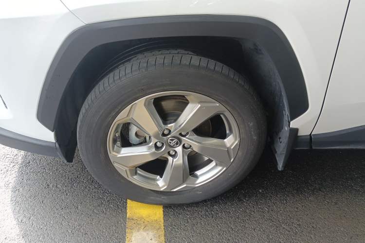 Used Toyota RAV4 2022 2.0L CVT Two-Wheel Drive Fashion Plus Edition
