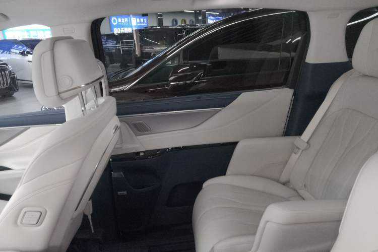 Used Buick GL8 New Energy 2024 Lu Zun Luxury Edition 7-Seater
