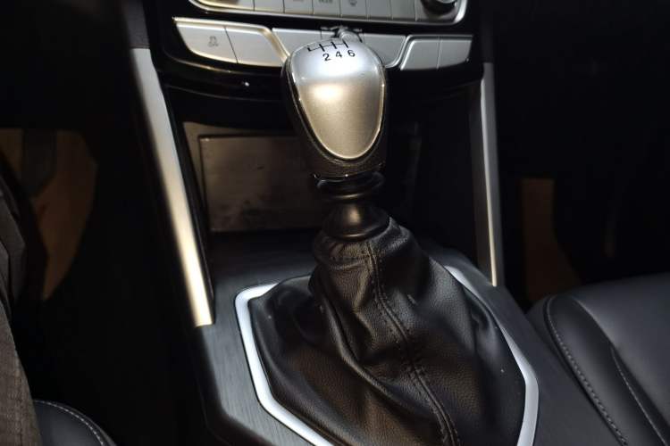 Used Great Wall Poer 2019 2.0T Commercial Version Manual Diesel Two-Wheel Drive Elite Long-Box GW4D20M
