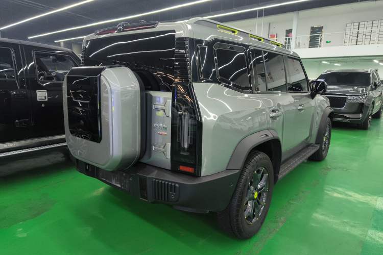 Used Jetour Traveler 2023 2.0T All-Wheel Drive CrossPRO+
