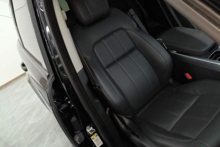 Used Land Rover Range Rover Sport 2020 3.0 L6 SE