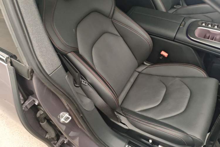 Used  SU7 2024 Rear-Drive Ultra-Long Range Advanced Pro-Level Intelligent Driving Version
