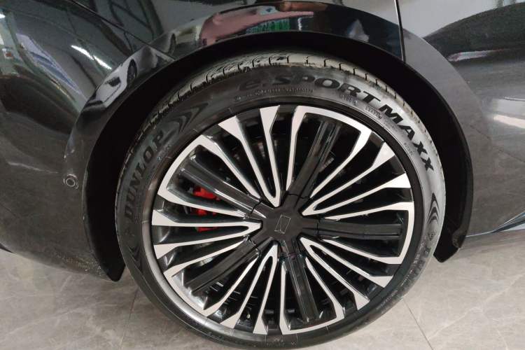 Used  12 2025 Ultra Extended-Range Edition
