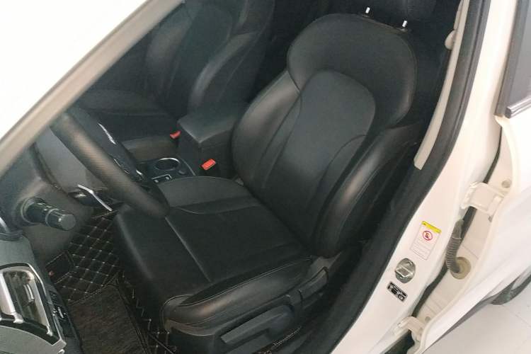 Used Haval H2 2018 1.5T Dual-Clutch Two-Wheel Drive Fashion Model China VI Standard
