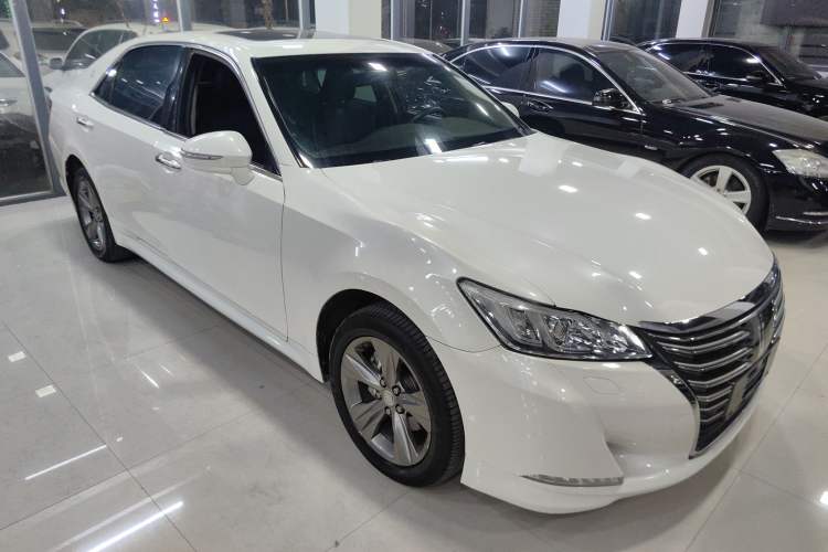 Used Toyota Crown 2015 2.0T Fashion Edition
