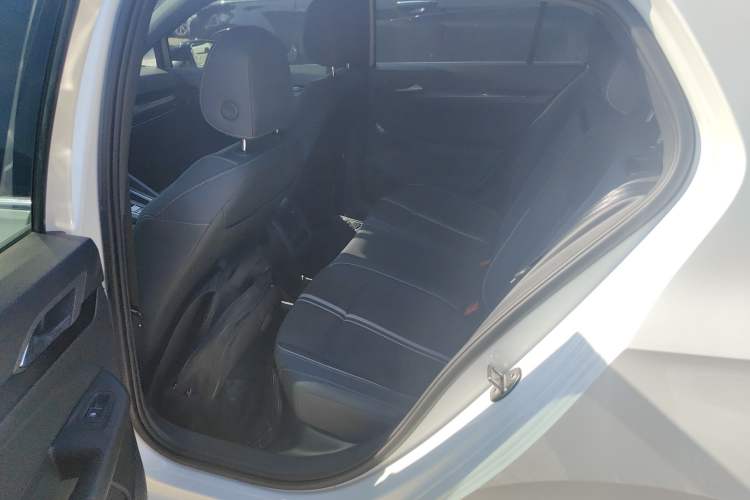 Used Volkswagen Golf 2023 Facelift 280TSI DSG R-Line Lite
