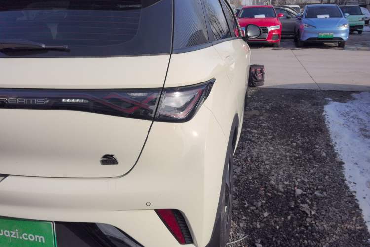 Used BYD Dolphin 2023 420 km Fashion Edition
