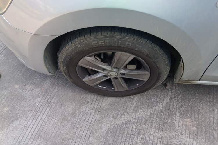 Used Volkswagen Jetta 2015 Value Edition 1.6L Manual Fashionable Style
