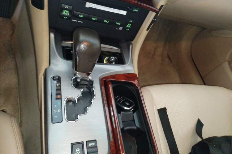 Used Toyota Crown 2012 2.5L Royal Leather Edition
