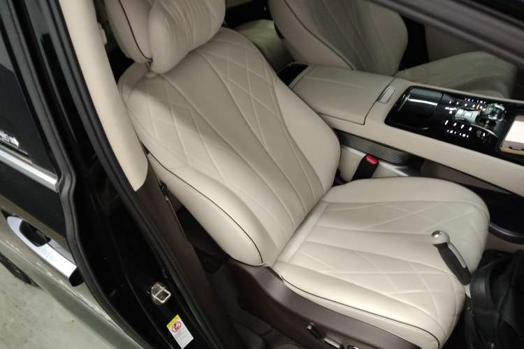 Used Denza D9 2024 DM-i 980 Four-Wheel Drive Prestige Model