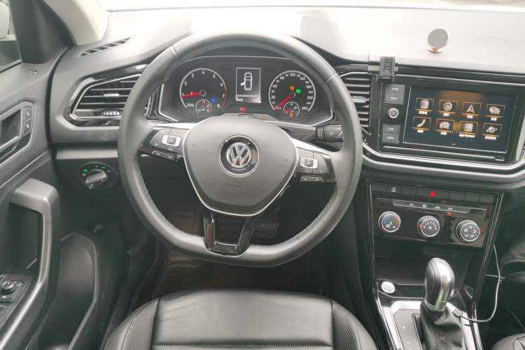 Used Volkswagen T-ROC 2019 280TSI DSG Two-Wheel Drive Comfort Version China VI Standard
