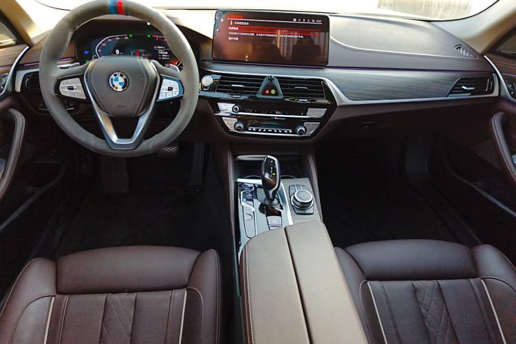 Used BMW 5 Series 2022 Second Facelift 530Li Luxury Edition Premium Package
