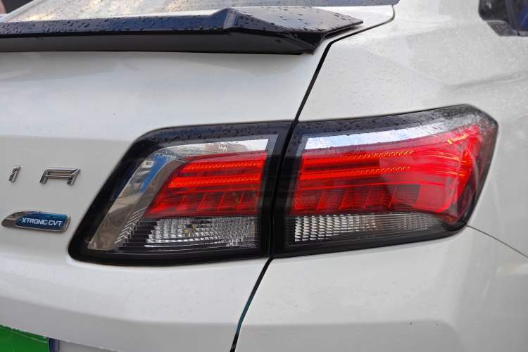 Used Venucia D60 2018 1.6L CVT Smart Connect Elite Edition