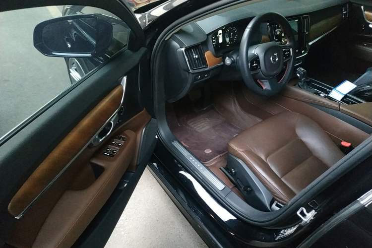 Used Volvo S90 2020 T5 Zhiyi Luxury Edition
