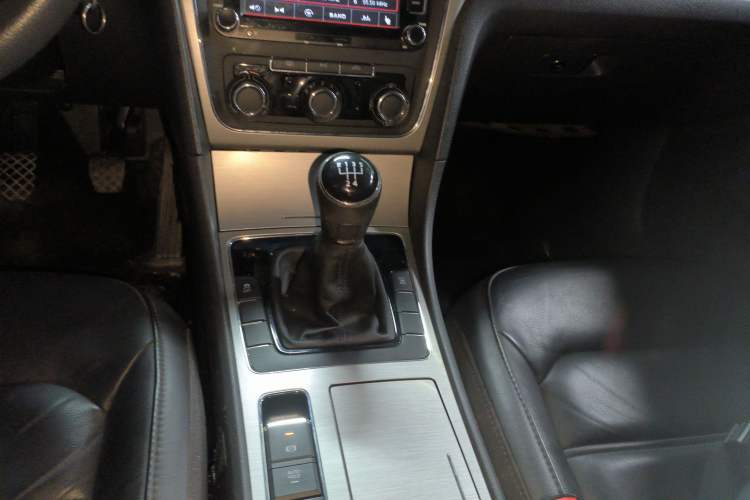 Used Volkswagen Passat 2014 1.4TSI Manual Luxury Edition
