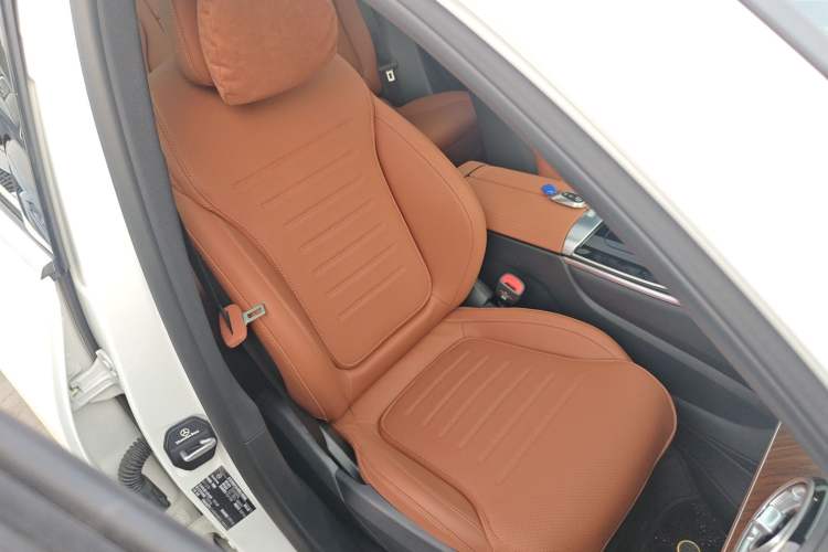 Used Mercedes-Benz GLC 2025 Refreshed GLC 300 L 4MATIC Dynamic Version 5 Seats
