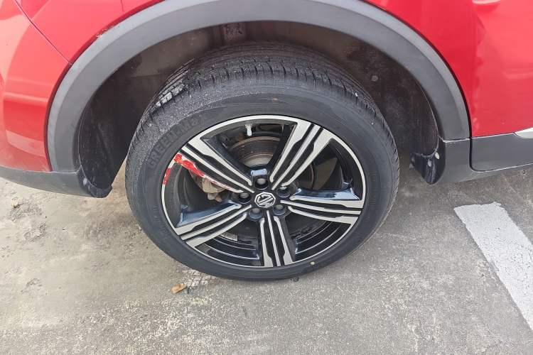 Used MG ZS 2020 Global Bestseller with 1.5L Engine Manual Transmission and a Massive 65-Inch Panoramic Sunroof Version
