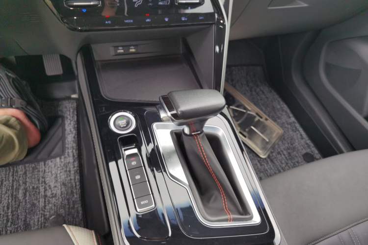 Used Baojun RC-6 2019 1.5T CVT 24-Hour Online Luxury Edition
