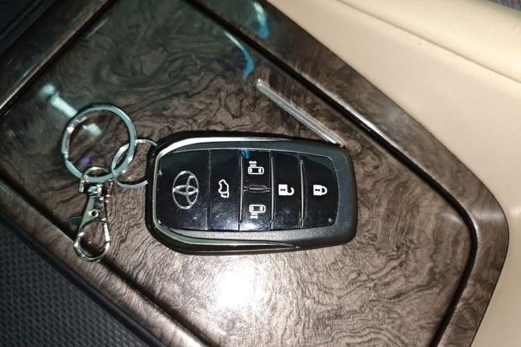 Used Toyota Alphard 2019 Dual-Engine 2.5L Prestige Edition
