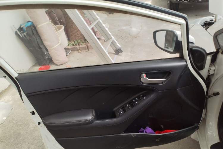 Used Kia K3 2015 1.6L Manual GL
