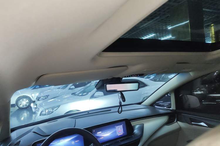 Used Buick GL8 2023 ES Lu Zun Deluxe Model
