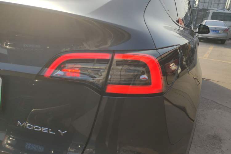 Used Tesla Model Y 2021 Standard Range Rear-Wheel Drive Version
