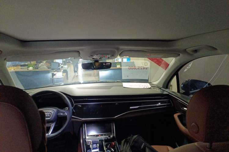 Used Audi Q7 2023 45 TFSI quattro S line Sport model
